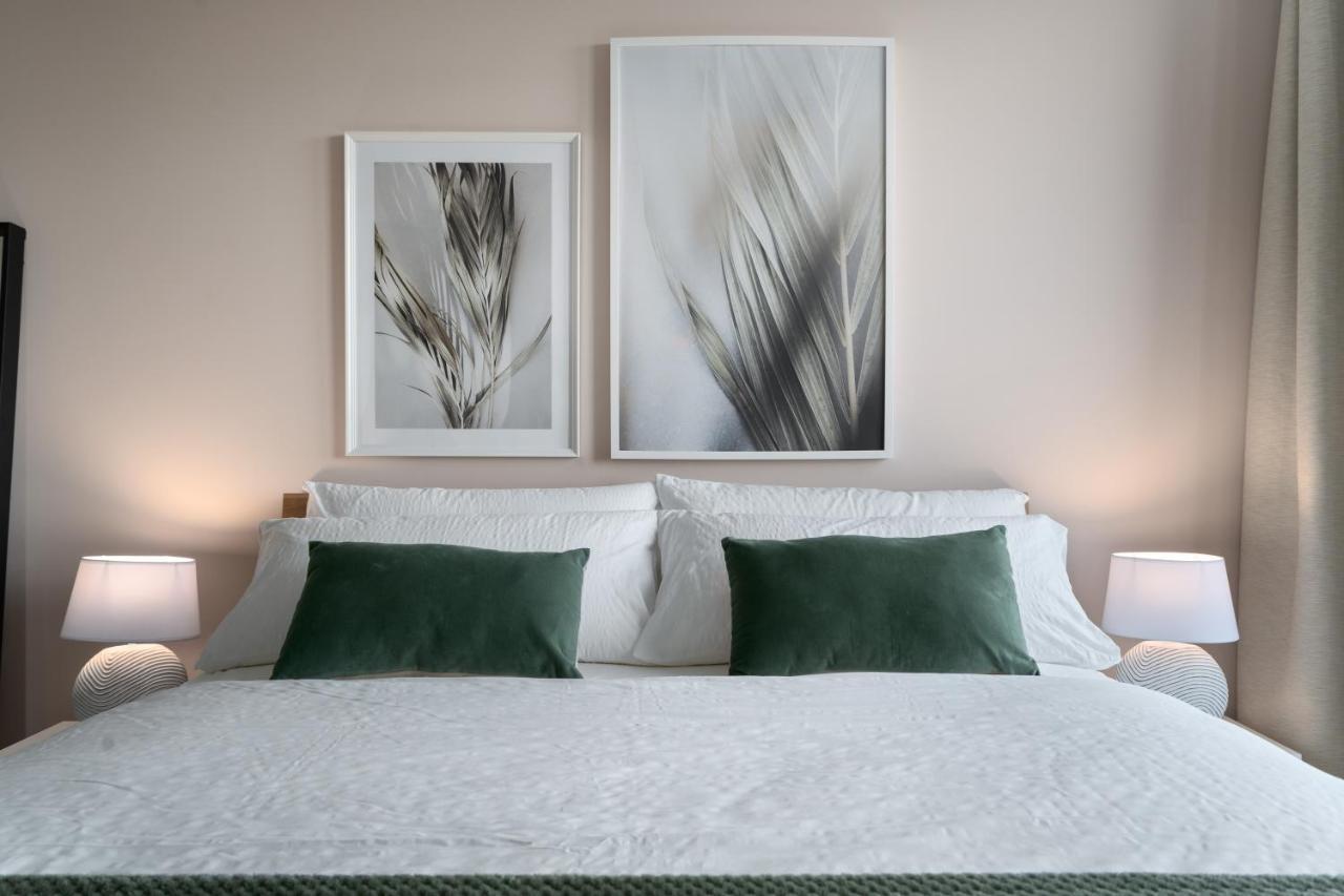 SHS Homes: Luxe Highrise with Stunning Views and Workspace Hasselt Exterior photo