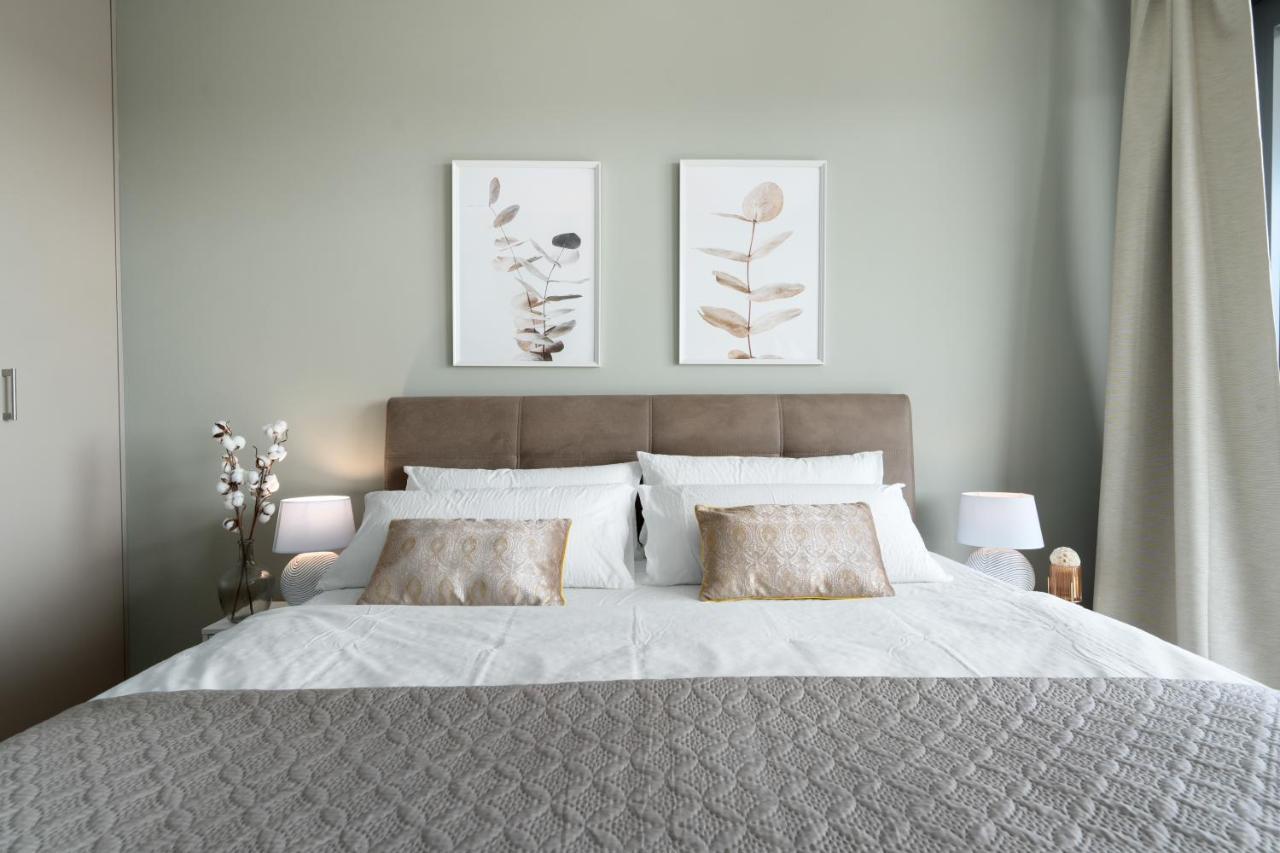 SHS Homes: Luxe Highrise with Stunning Views and Workspace Hasselt Exterior photo